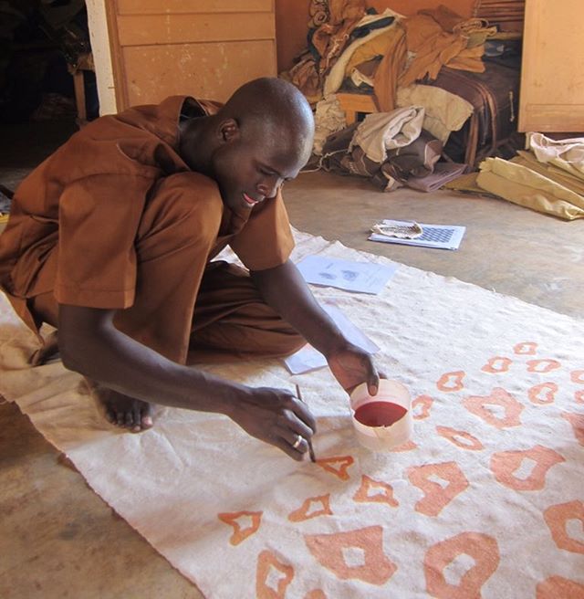 Mud cloth artisan at Ndomo studio in Segou, Mali working on prototypes for one of our first home collections. Pretty sure I left a big chunk of my heart in Mali❤️💫 #tbt #madeinmali